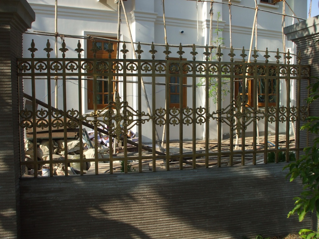 Fence (ခြံစည်းရိုး)