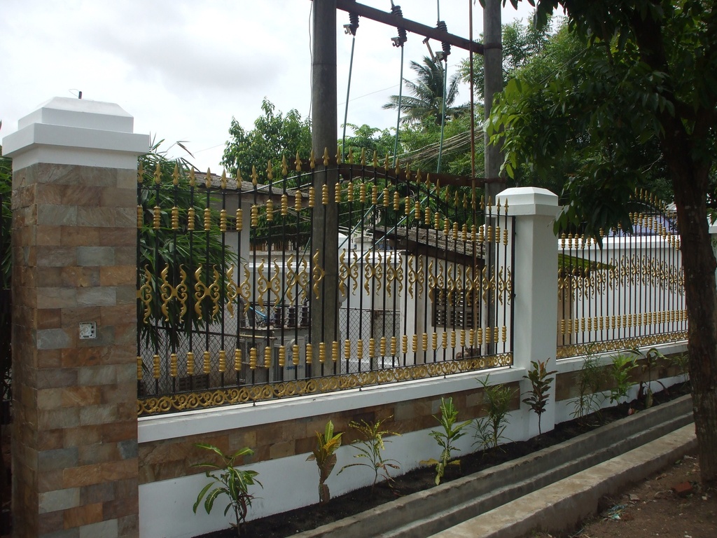 Fence (ခြံစည်းရိုး)